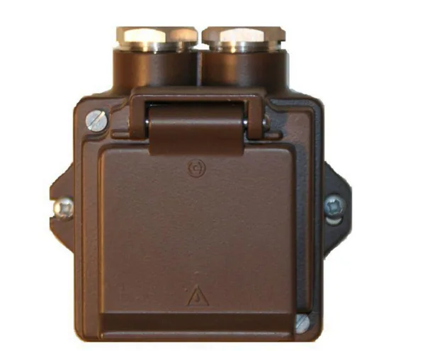 Pistorasia Selcast 1-os IP44 16A 2xPK16