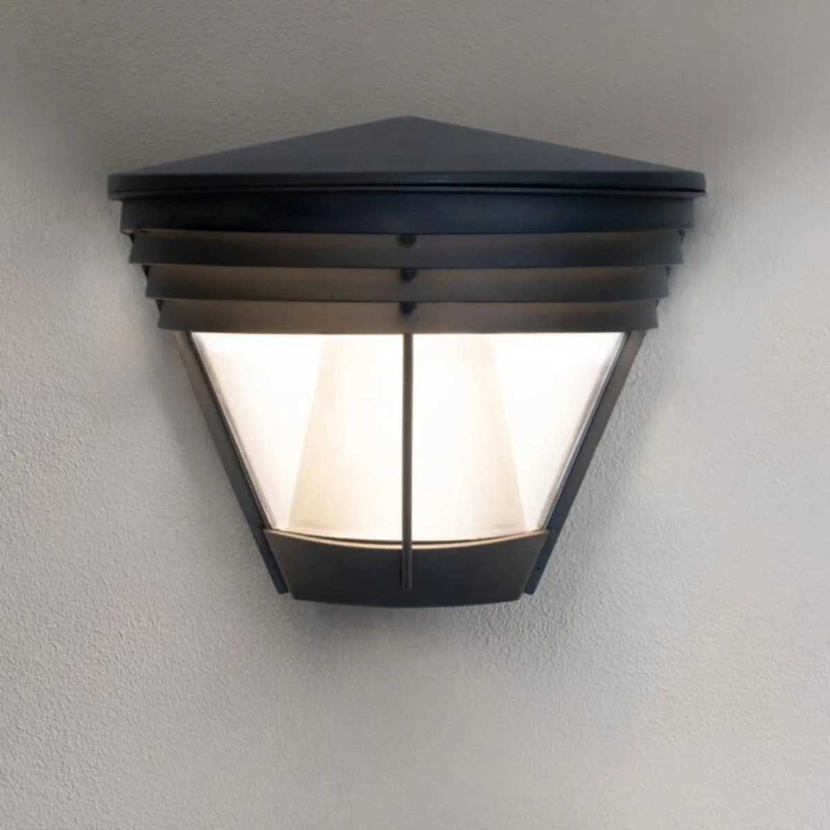 Seinävalaisin ulko Hide-a-lite Pave Wall IP65 1390LM 18W ANT DECO IV – 3000-4000