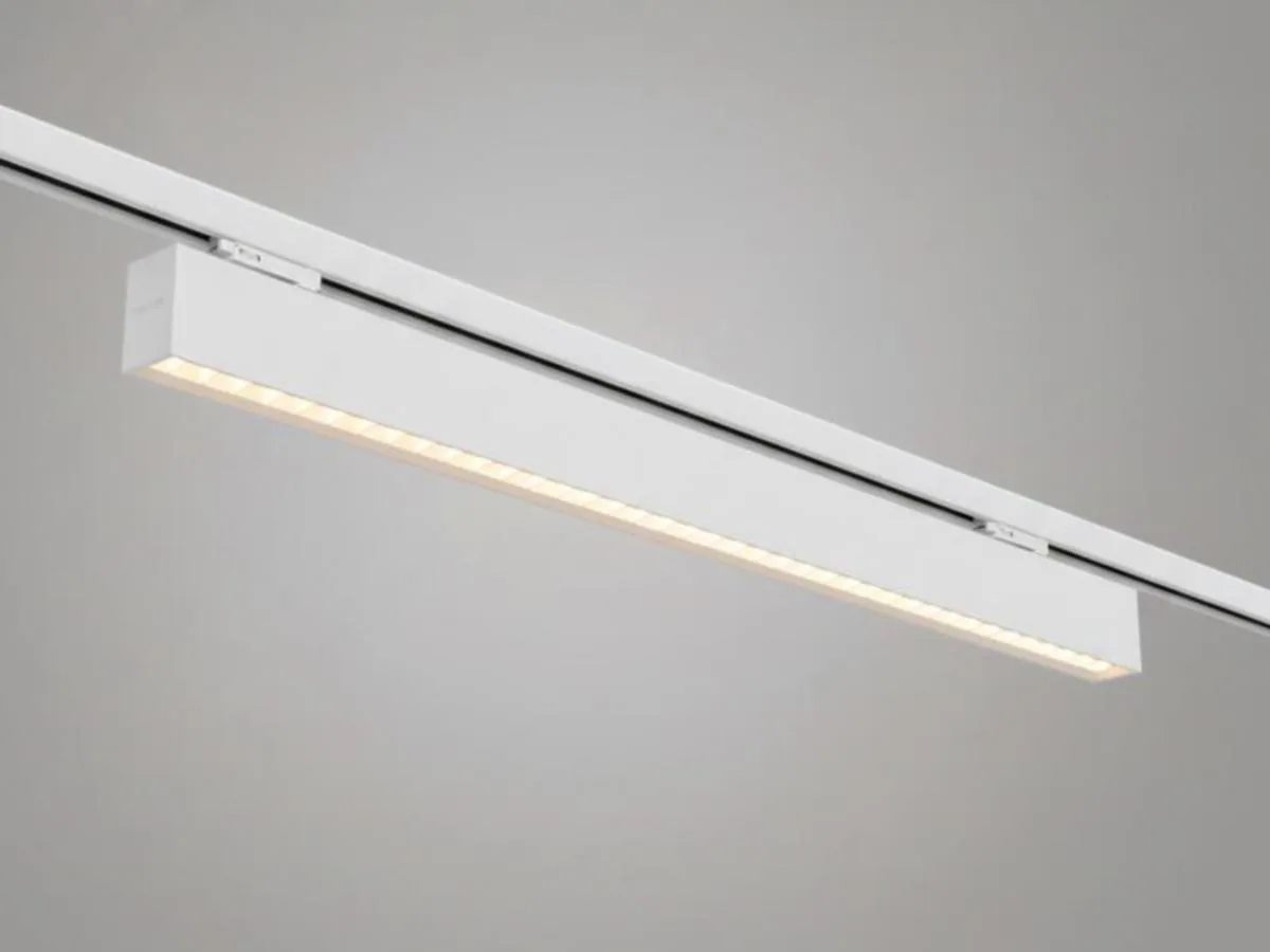 Yleisvalaisin Hide-a-lite Actor G2 Track DP 2460LM 26W 3/4K WH DA2 CLO – valkoinen