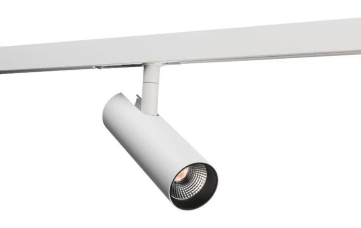 Kohdevalaisin SG Zip Tube Micro 3K VA – 3000