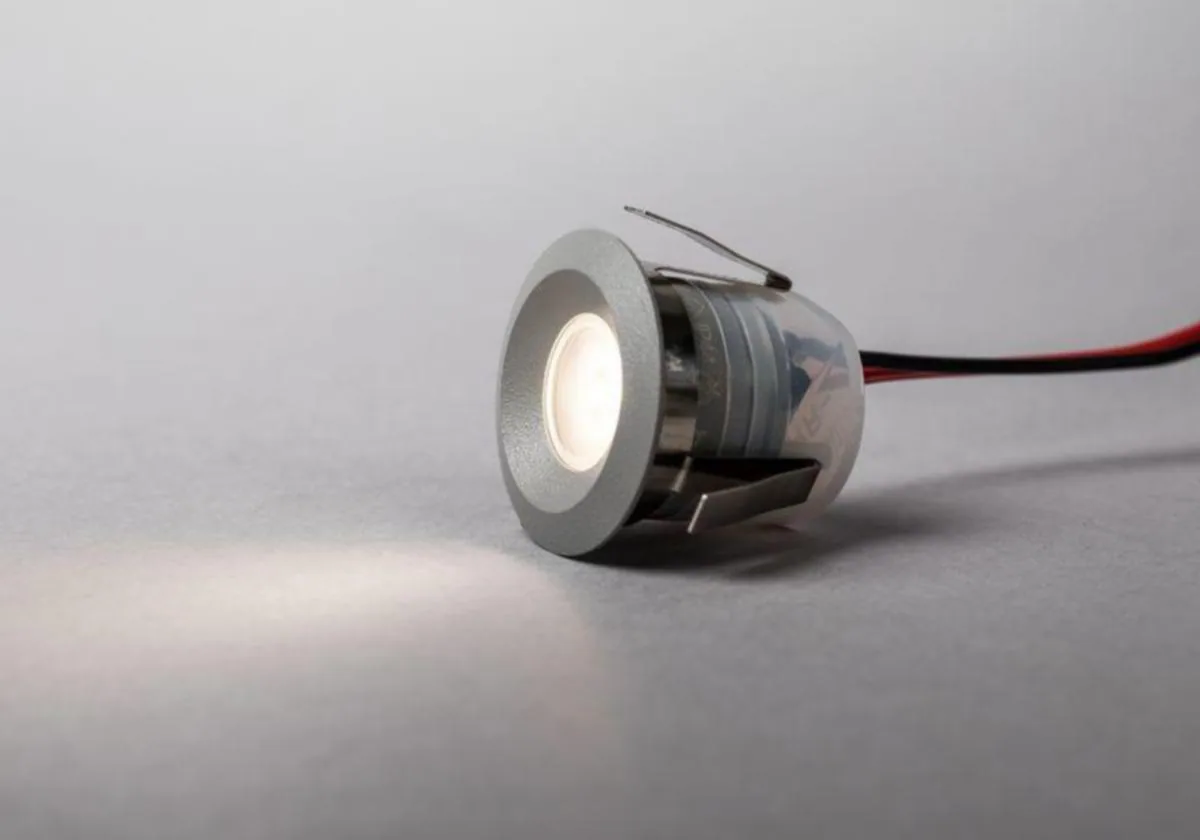 Kattovalaisin Hide-a-lite Core SMART OUTDOOR HARM 3000K – 3000