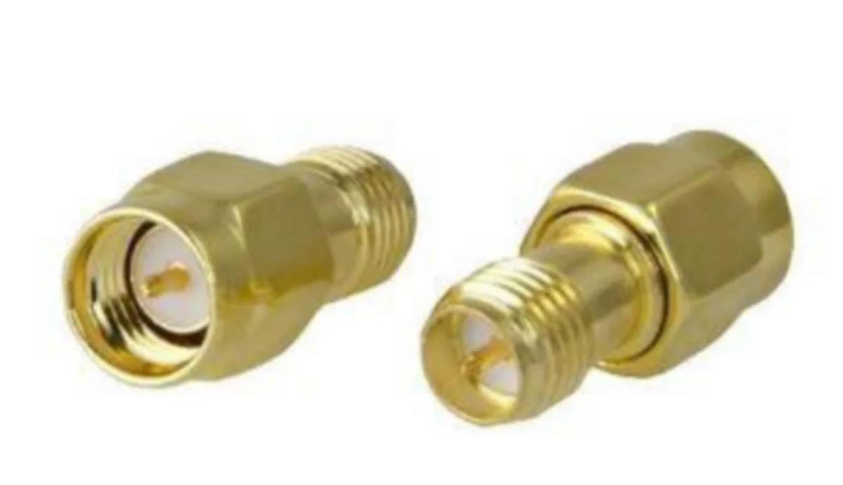 Adapteri Finnsat Macab Sisäverkko SMA-RPN/SMA-U