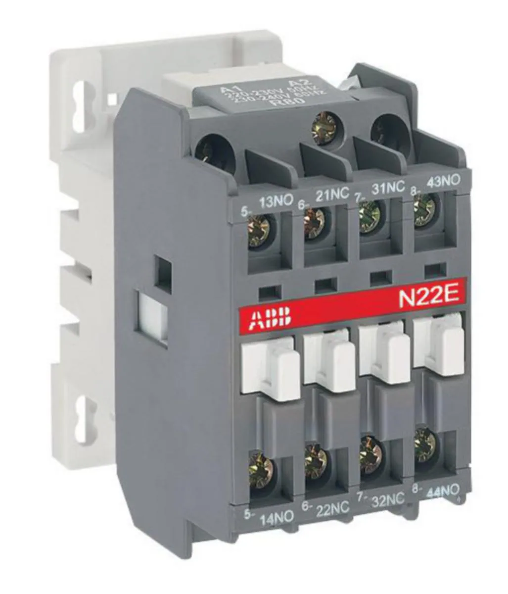Apukontaktori ABB Smart Power 4-nap 110VAC/50HZ 110-120VAC/